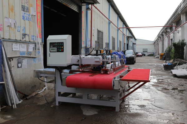 巖板加工機(jī)械