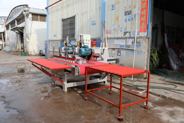 全自動(dòng)巖板切割機(jī)