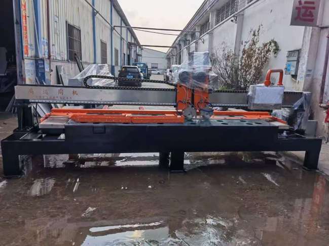 3200型數(shù)控橋式雙刀切割機(jī)