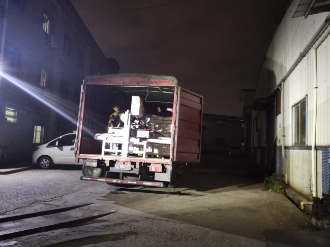 1200型手推數(shù)控雙刀切割機(jī)